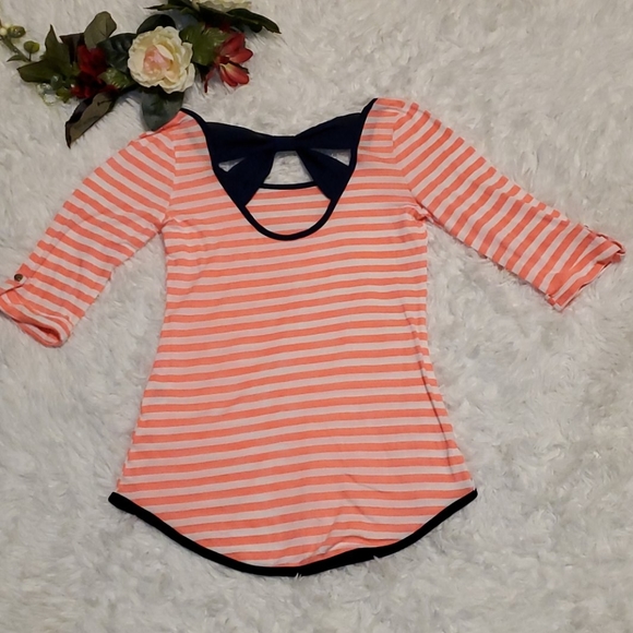 NWOT!! Roly Poly top 💁‍♀️ - Picture 2 of 4